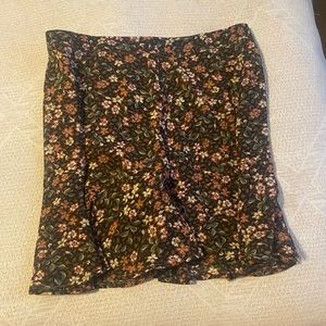 Vici floral skirt - brand new, size large